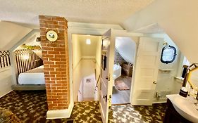 Holden House 1902 Bed & Breakfast Inn